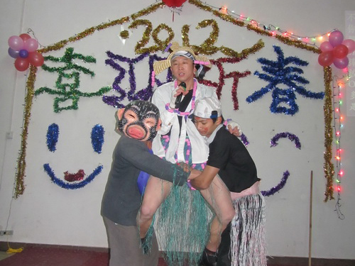 �������