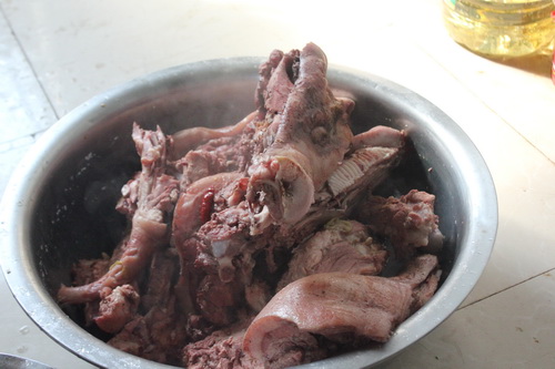 ���ر�����